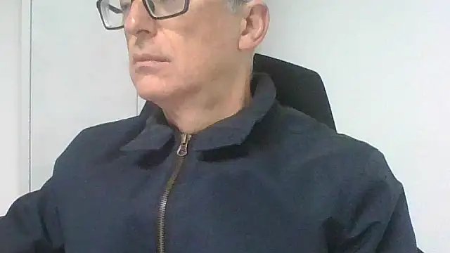 Snapshot of Sensor2000 chatting on December 2025 07:47:01 AM Sensor2000 online show from December 2025 07:47:01 AM