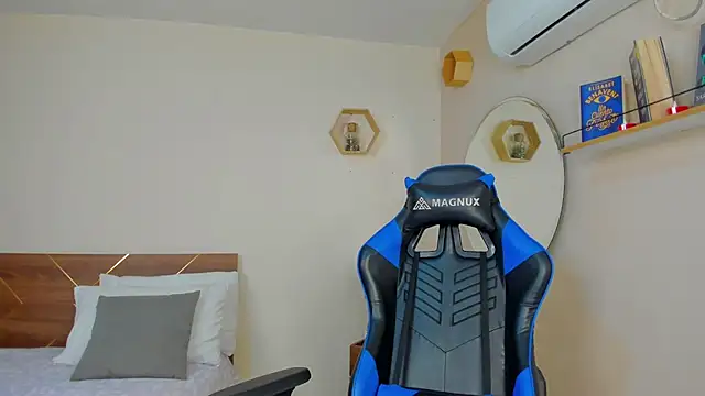 Keily-w online show from October 2025 09:57:01 PM