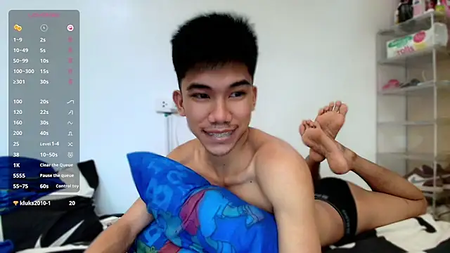 Ur pinoyhotbrix online show from November 2025 03:01:01 AM