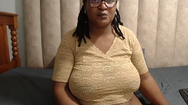 Snapshot of Sexybusty01 chatting on December 2025 05:56:02 PM Sexybusty01 online show from December 2025 05:56:02 PM