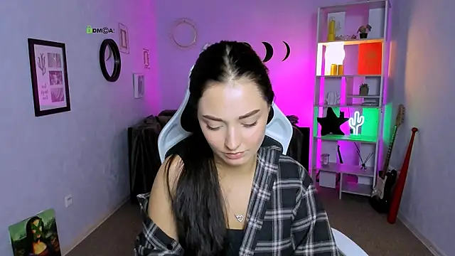 miki-niki online show from September 2025 05:45:02 PM