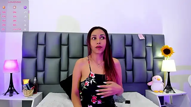 valeriasweet  online show from November 2025 01:15:02 PM