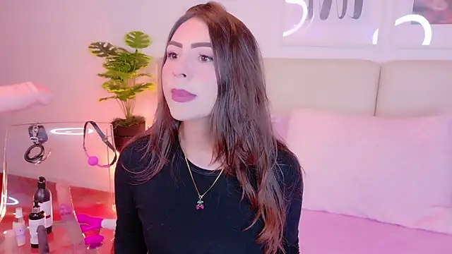 Heraa Piett online show from September 2025 11:59:01 AM