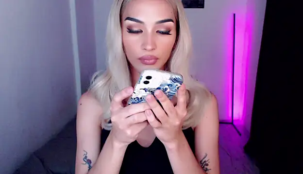 Alicegreenexx online show from April 2026 06:54:01 PM