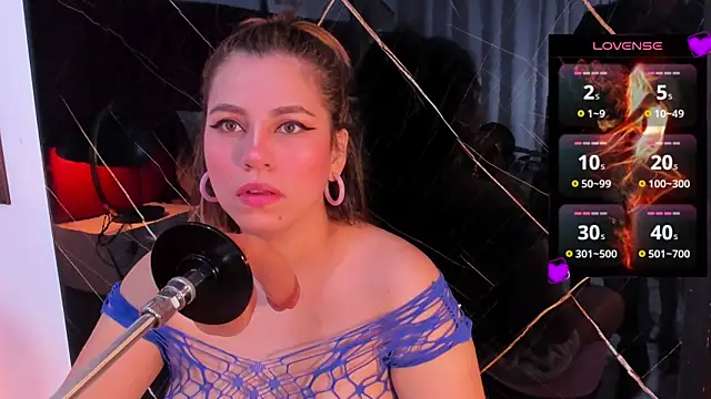 Snapshot of abby_blond_ chatting on November 2025 12:05:02 PM abby blond online show from November 2025 12:05:02 PM