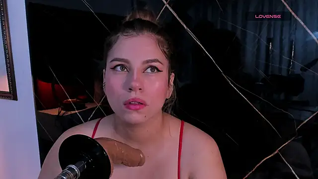 Snapshot of abby_blond_ chatting on November 2025 01:25:01 PM abby blond online show from November 2025 01:25:01 PM