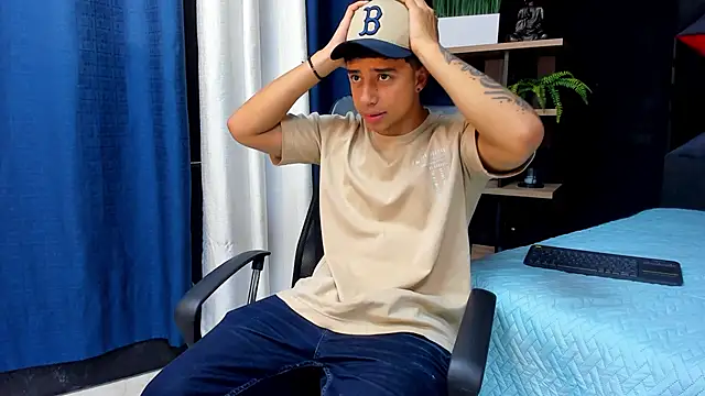 Snapshot of jaze_bradley chatting on November 2025 12:20:01 PM jaze bradley online show from November 2025 12:20:01 PM