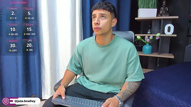 Snapshot of jaze_bradley chatting on October 2025 11:30:01 AM jaze bradley online show from October 2025 11:30:01 AM