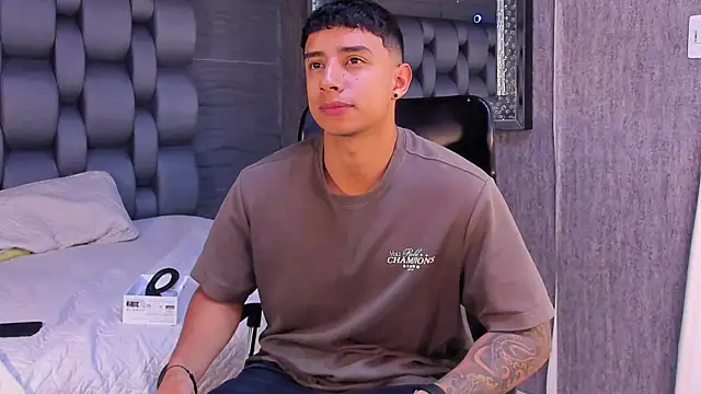 Snapshot of jaze_bradley chatting on November 2025 11:36:01 AM jaze bradley online show from November 2025 11:36:01 AM