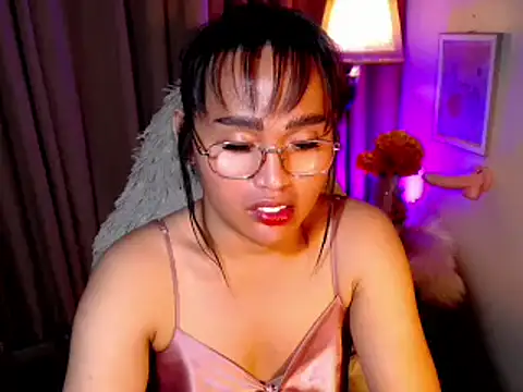 urmidnightcravingsxx online show from April 2026 09:45:02 PM