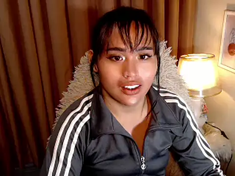 urmidnightcravingsxx online show from April 2026 06:05:01 PM