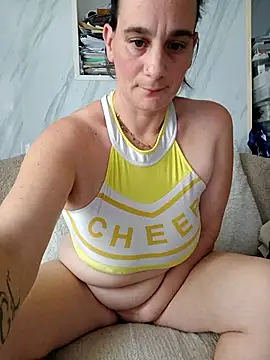Snapshot of caro252 chatting on January 2026 01:28:02 PM caro252 online show from January 2026 01:28:02 PM