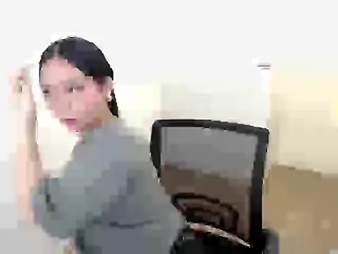 Snapshot of holly_tabby chatting on October 2025 07:04:02 PM holly tabby online show from October 2025 07:04:02 PM