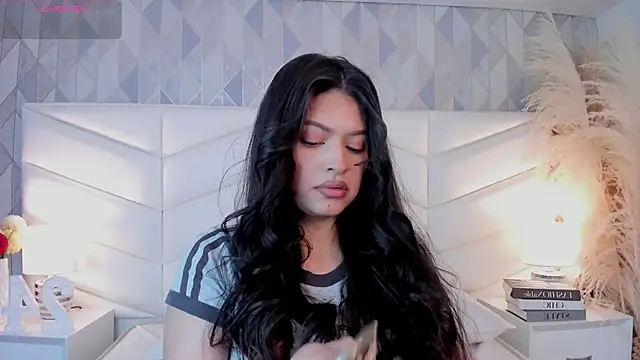 Snapshot of victoria___jonnes chatting on September 2025 12:22:02 PM victoria jonnes online show from September 2025 12:22:02 PM