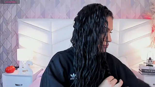 Snapshot of victoria___jonnes chatting on October 2025 12:29:02 PM victoria jonnes online show from October 2025 12:29:02 PM