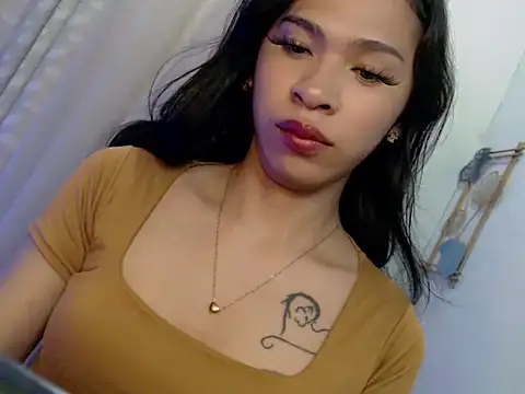 Annaloula online show from April 2026 10:22:01 AM