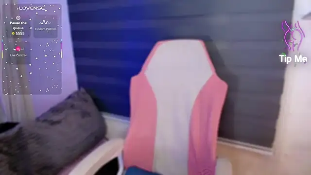 naughtyjayde online show from February 2026 07:10:01 PM