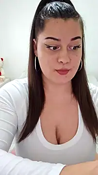 Snapshot of Larissa4U chatting on November 2025 03:05:02 PM Larissa4U online show from November 2025 03:05:02 PM