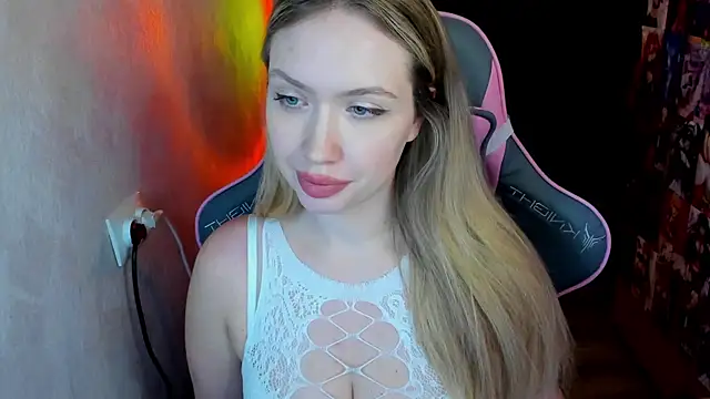 NicoleRiccii online show from December 2025 11:32:02 PM