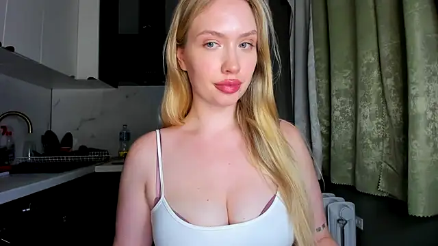 Snapshot of NicoleRiccii chatting on October 2025 08:10:01 PM NicoleRiccii online show from October 2025 08:10:01 PM