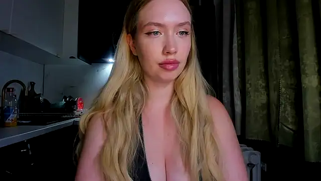 Snapshot of NicoleRiccii chatting on September 2025 06:52:01 PM NicoleRiccii online show from September 2025 06:52:01 PM