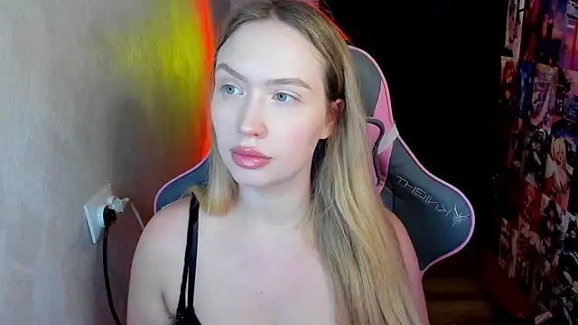 NicoleRiccii online show from December 2025 07:14:02 PM