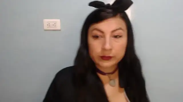 lunna 07 online show from October 2025 01:43:02 PM