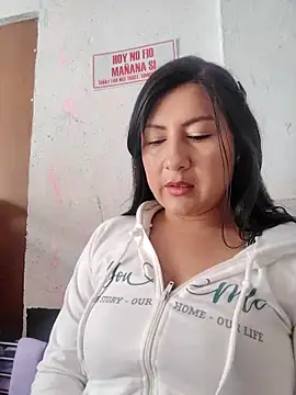 lunna 07 online show from September 2025 07:47:01 PM