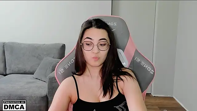 MeilideQian1 online show from April 2026 02:21:01 PM