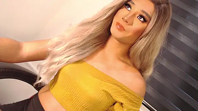 SissifyMeNow online show from November 2025 02:15:01 AM