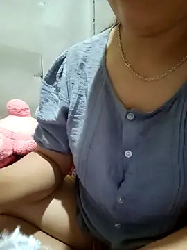 jienrrr online show from April 2026 10:04:01 PM