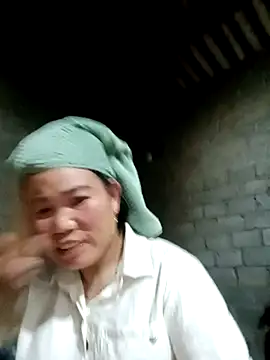 jienrrr online show from September 2025 01:05:02 PM