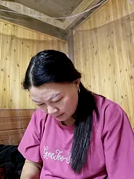 Snapshot of yoowwmr chatting on October 2025 01:05:01 AM yoowwmr online show from October 2025 01:05:01 AM