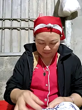 Snapshot of yoowwmr chatting on November 2025 12:10:01 PM yoowwmr online show from November 2025 12:10:01 PM