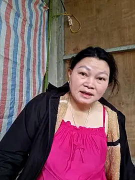 Snapshot of yoowwmr chatting on October 2025 02:30:02 AM yoowwmr online show from October 2025 02:30:02 AM