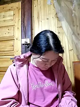 Snapshot of yoowwmr chatting on October 2025 12:59:02 PM yoowwmr online show from October 2025 12:59:02 PM