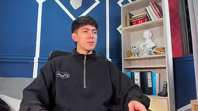 etham wolf  online show from November 2025 12:11:02 PM