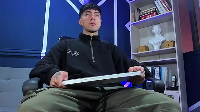 etham wolf  online show from September 2025 12:22:01 PM