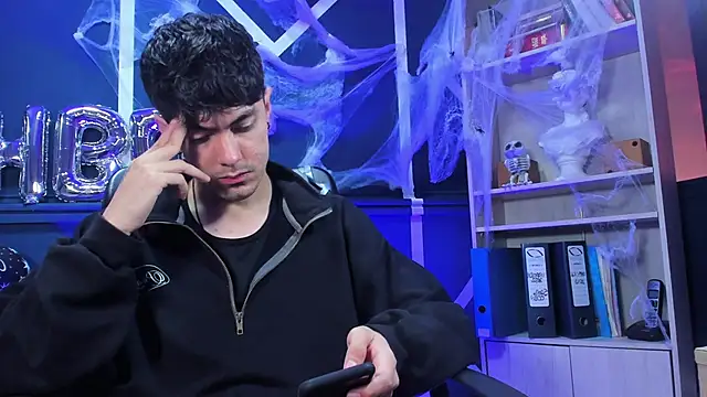 etham wolf  online show from October 2025 12:04:01 PM