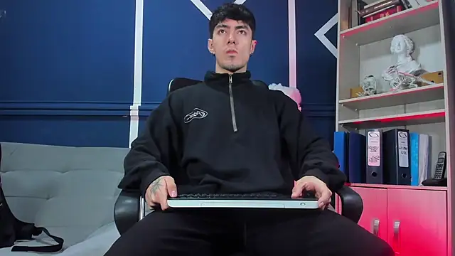 etham wolf  online show from November 2025 11:14:01 AM