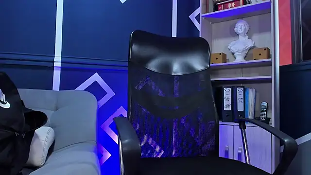 etham wolf  online show from October 2025 12:17:02 PM