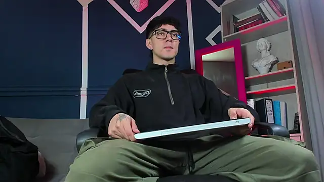 etham wolf  online show from December 2025 01:47:02 PM