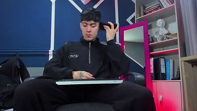 etham wolf  online show from November 2025 12:39:01 PM