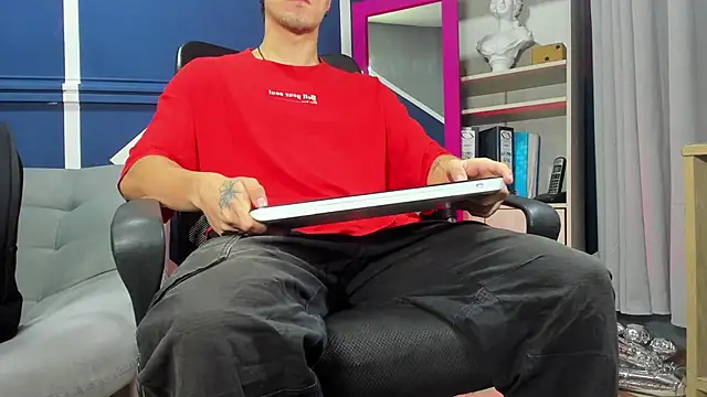 etham wolf  online show from November 2025 11:21:02 AM