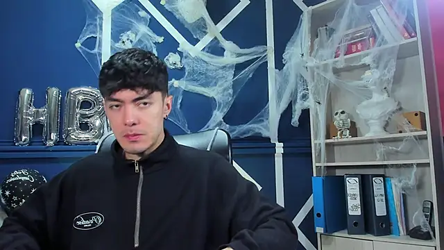 etham wolf  online show from October 2025 12:15:01 PM