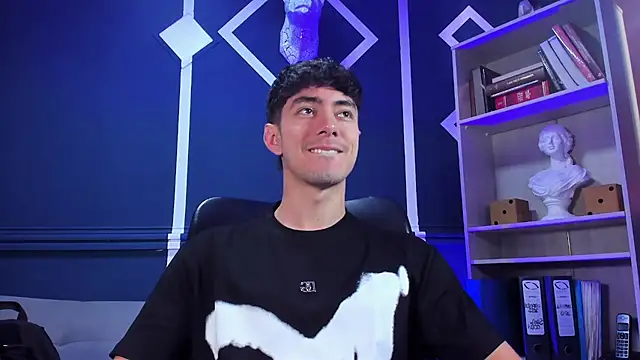 etham wolf  online show from October 2025 12:19:02 PM