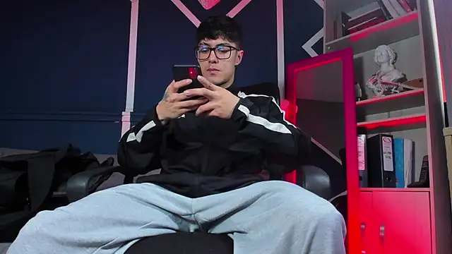 etham wolf  online show from November 2025 02:17:01 PM