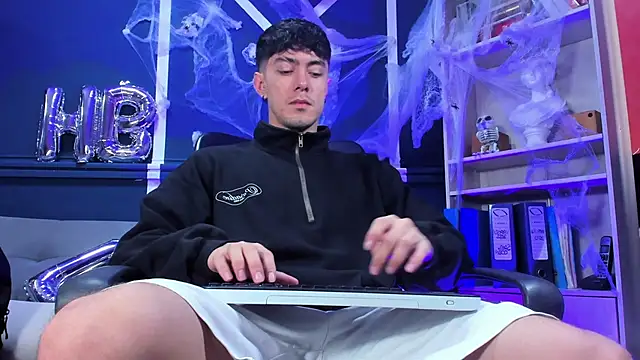 etham wolf  online show from November 2025 12:54:01 PM