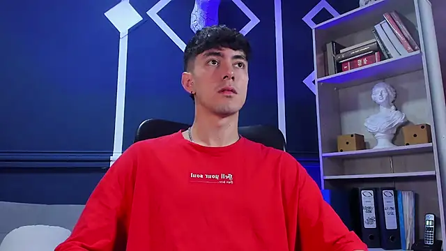 etham wolf  online show from October 2025 11:55:02 AM