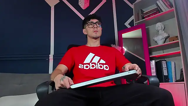 etham wolf  online show from December 2025 01:16:02 PM